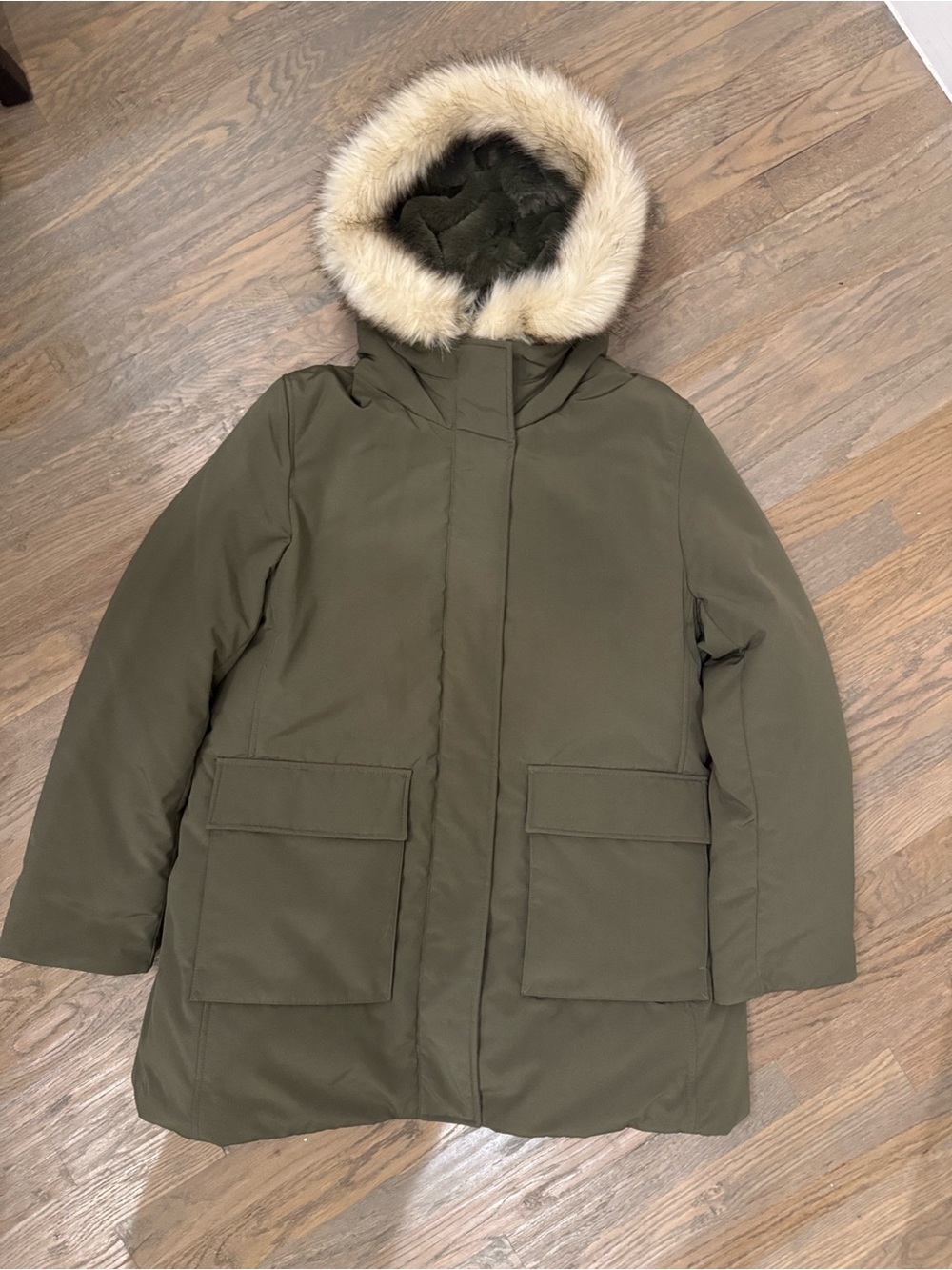 UNIQLO Women’s Ultra Warm Hybrid Down Coat With Faux Fur Trim